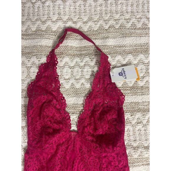 B Temptd Wacoal S Bodysuit Ciao Bella Thong Lace Plunge Intimated Teddy NEW - Picture 3 of 5